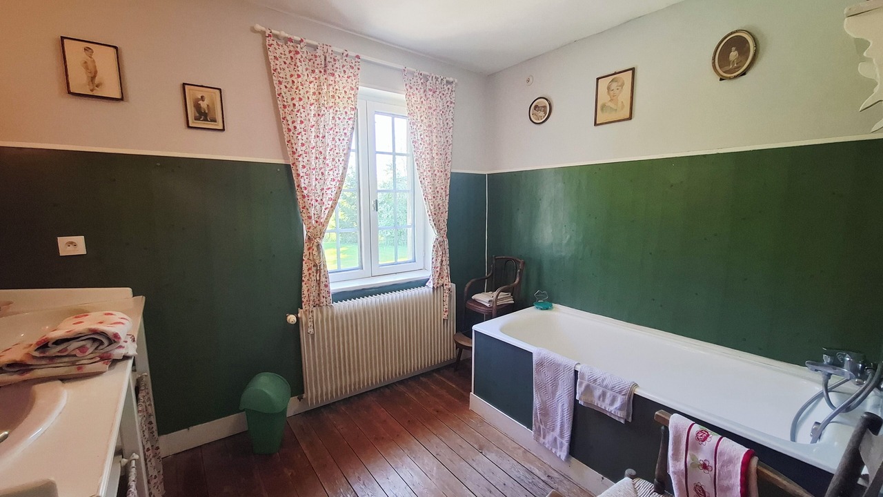 Photo of Bathroom in Saint-Philbert-des-Champs