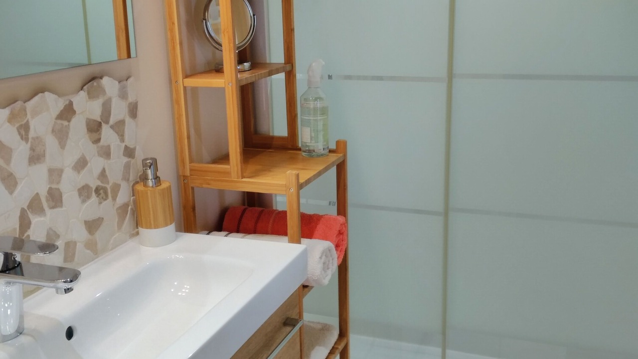 Photo of Bathroom in Ouistreham