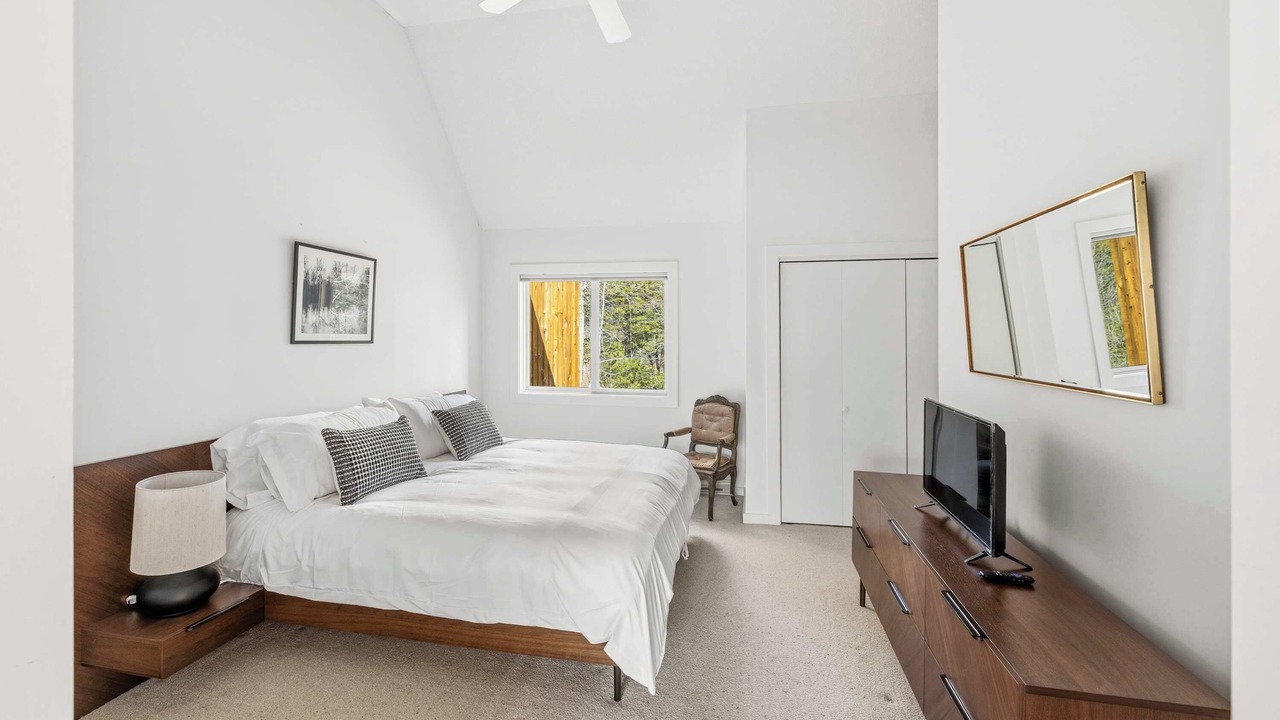 Photo of Bedroom in Becket