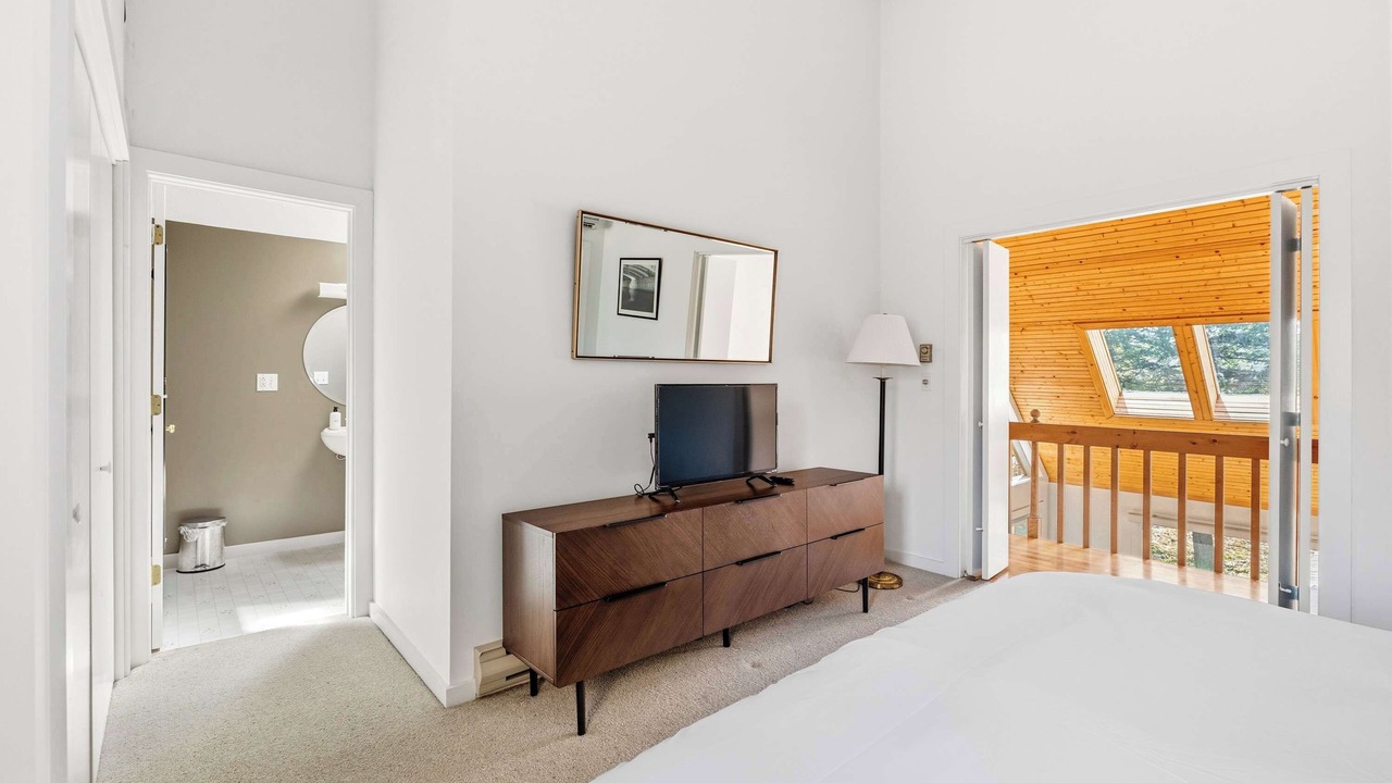 Photo of Bedroom in Becket