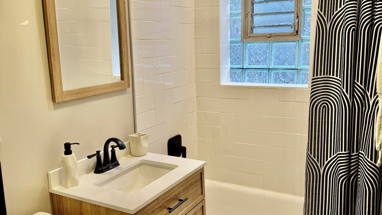 Photo of Bathroom in Gage Park