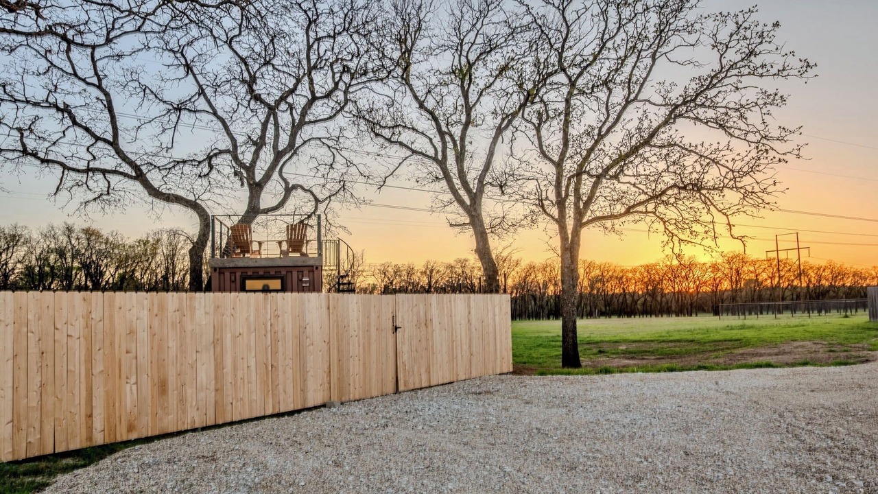 Photo of Outdoor in Elm Mott