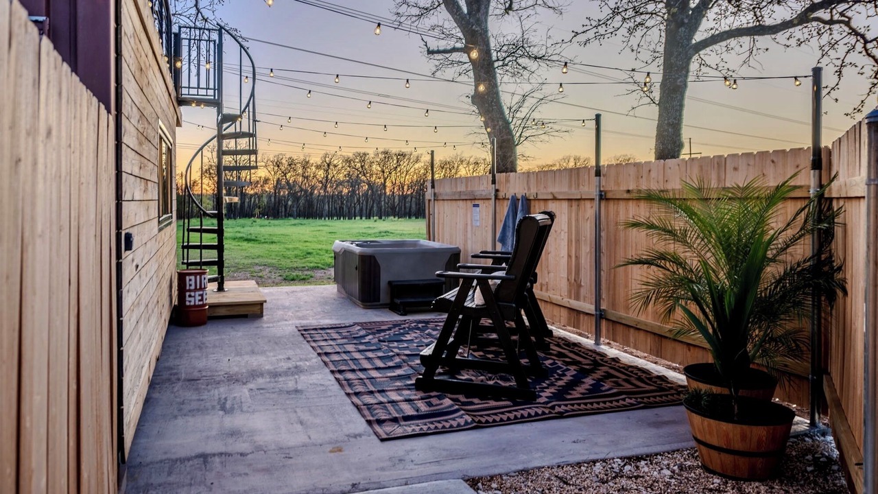 Photo of Patio Balcony in Elm Mott