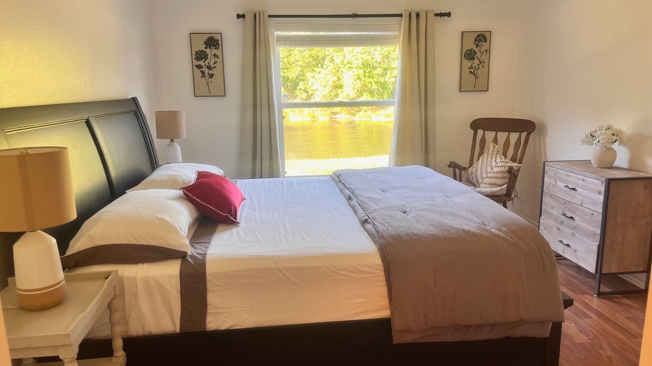 Photo of Bedroom in Meadow Pointe