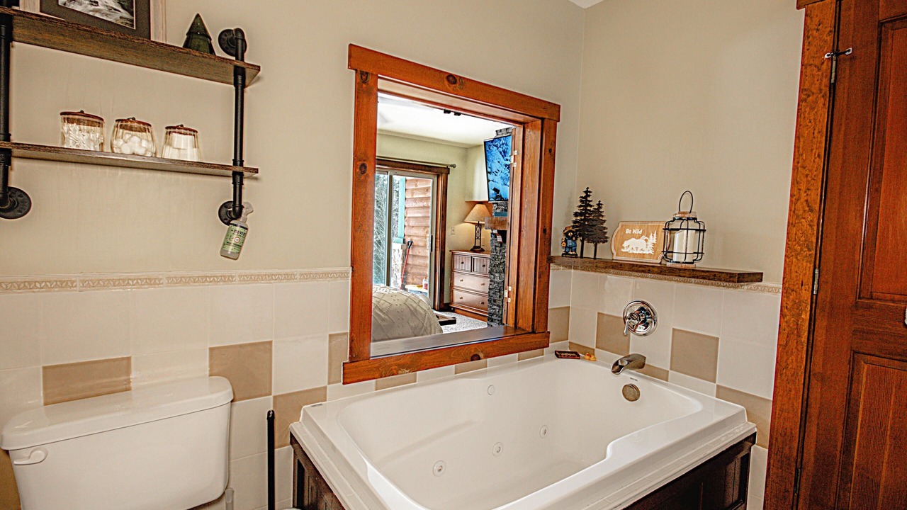 Photo of Bathroom in Snowshoe