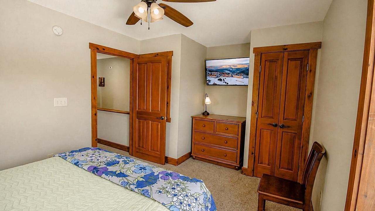 Photo of Bedroom in Snowshoe