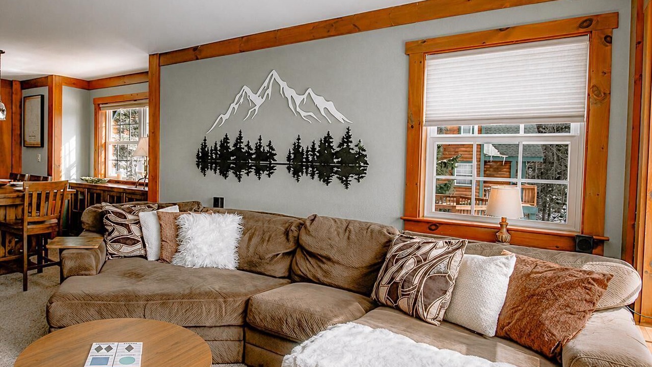 Photo of Livingroom in Snowshoe