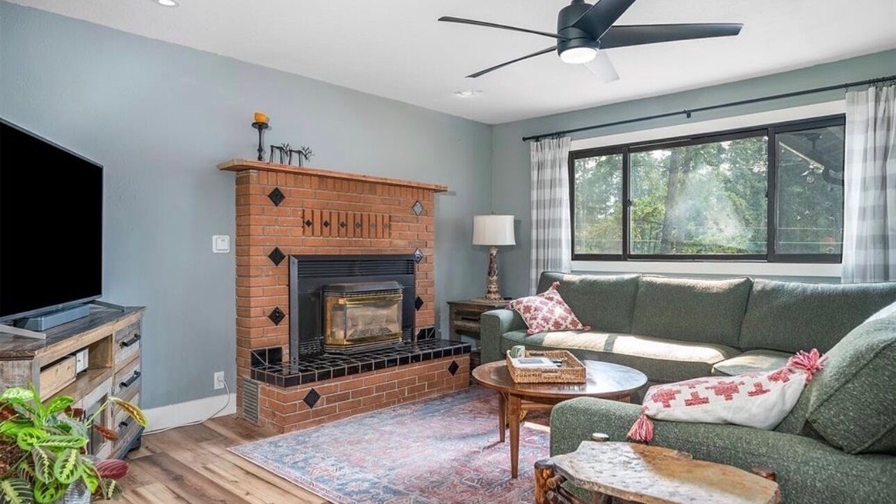Photo of Livingroom in Woods Bay