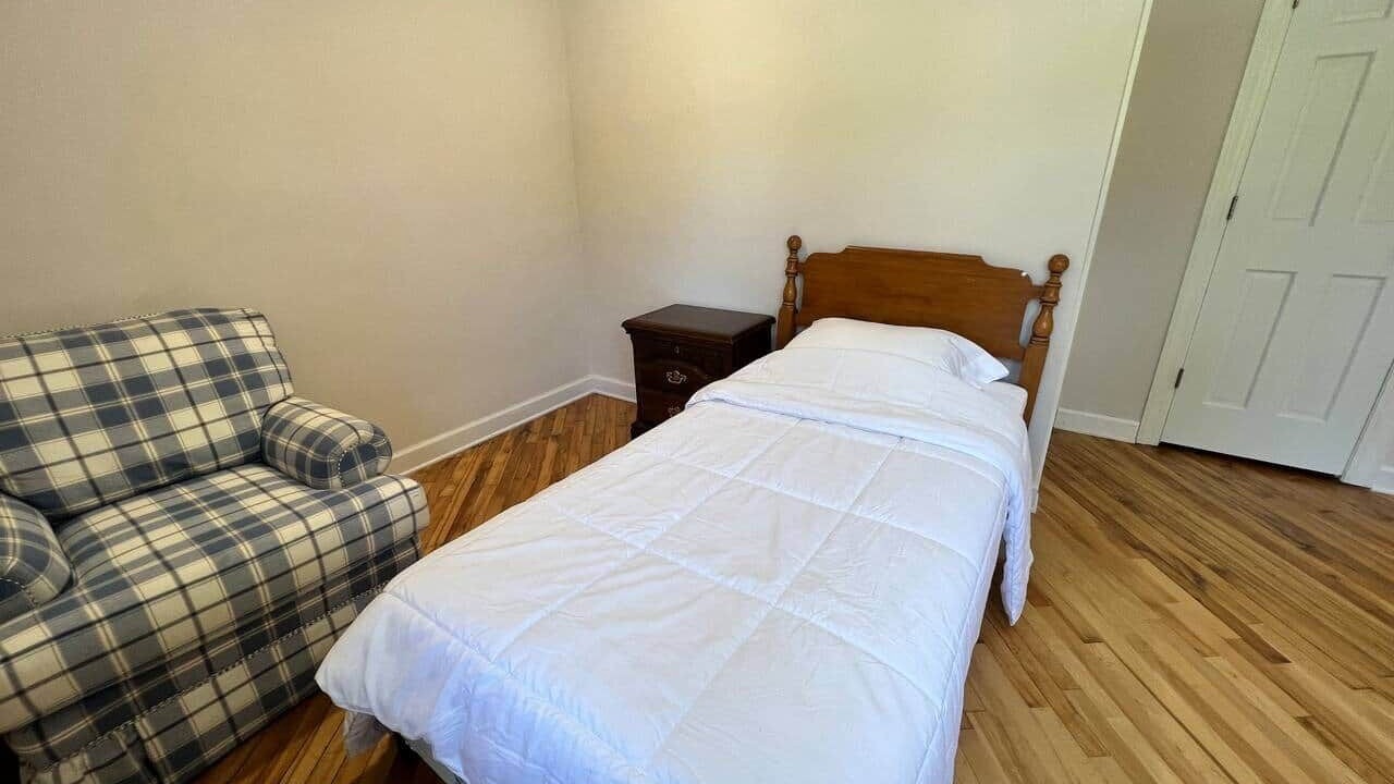 Photo of Bedroom in Fries