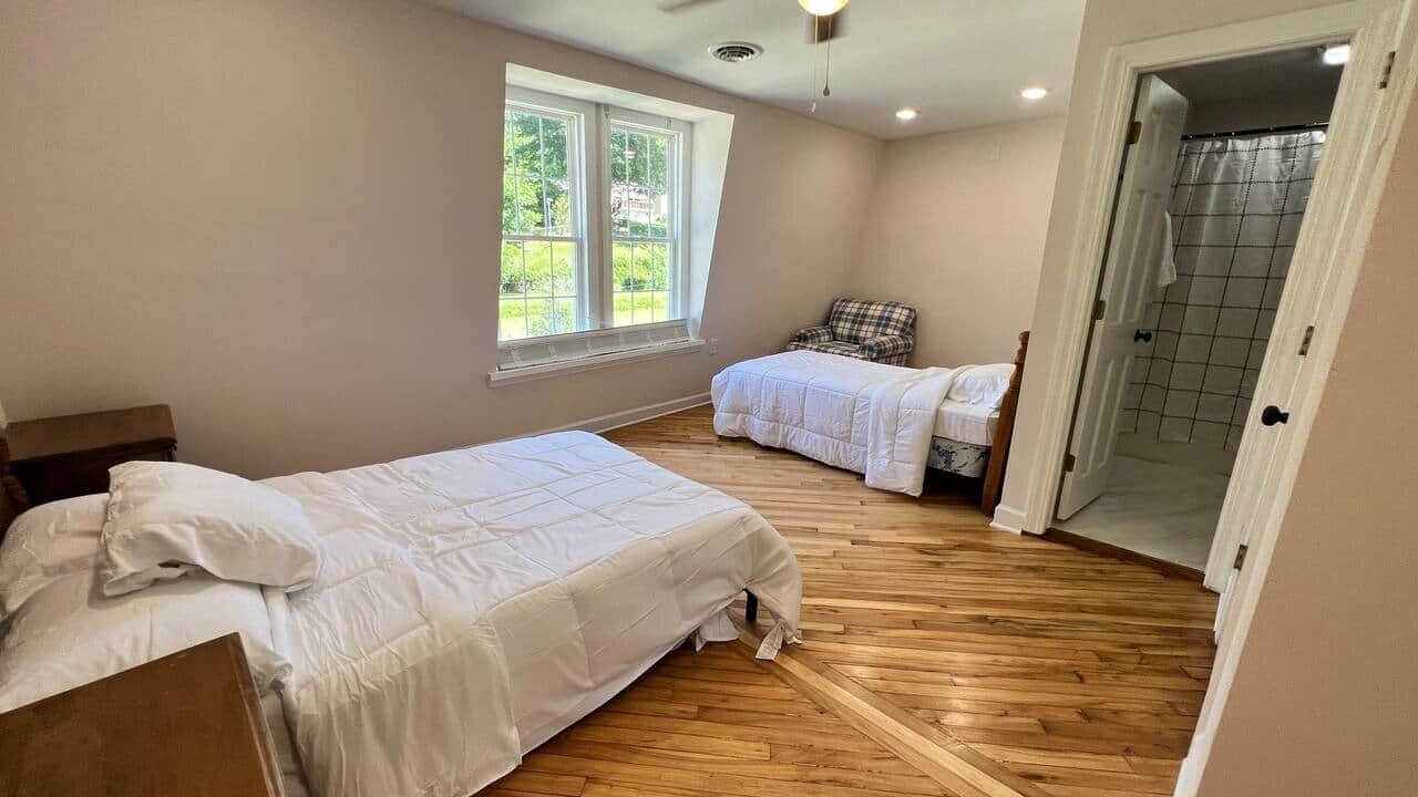 Photo of Bedroom in Fries