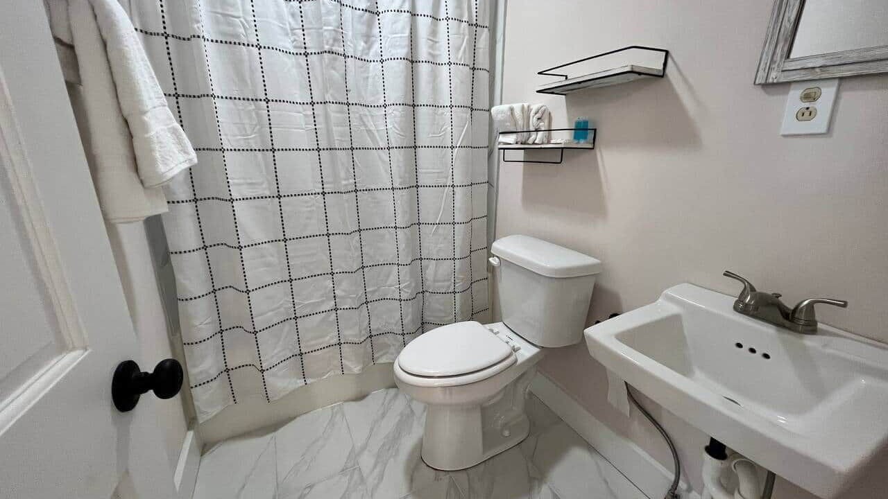 Photo of Bathroom in Fries