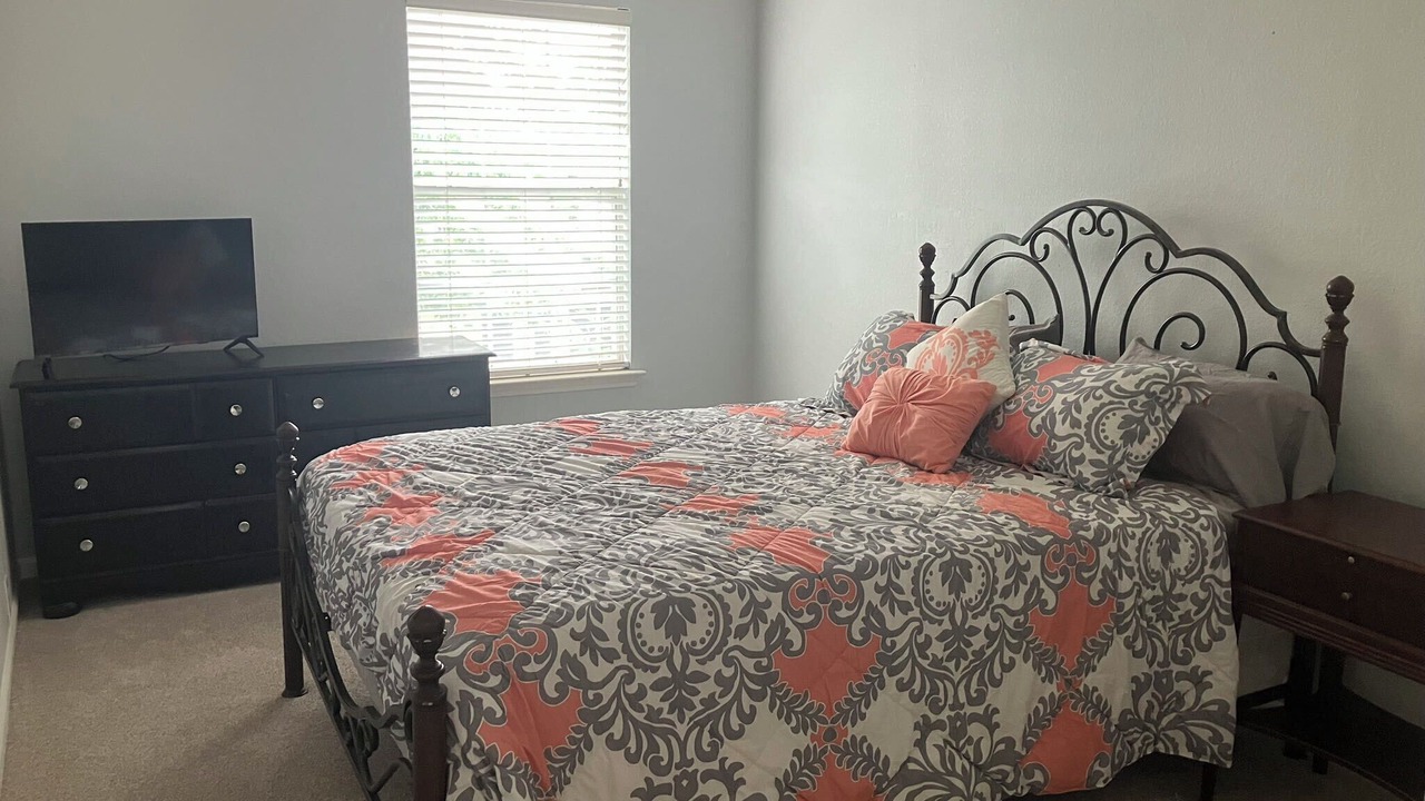 Photo of Bedroom in Lake Dallas