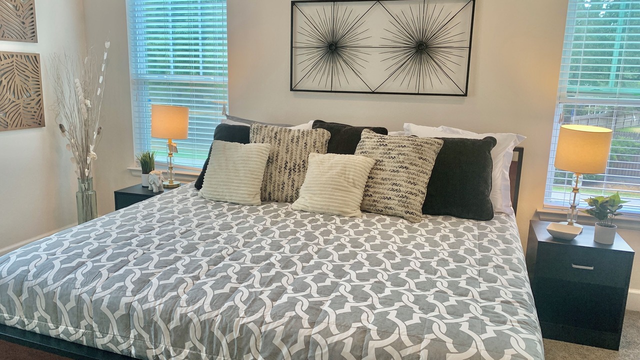 Photo of Bedroom in Grogan's Mill