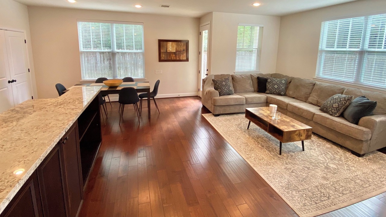 Photo of Livingroom in Grogan's Mill