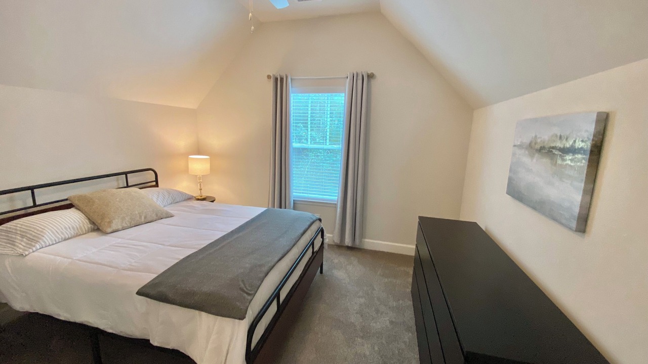 Photo of Bedroom in Grogan's Mill