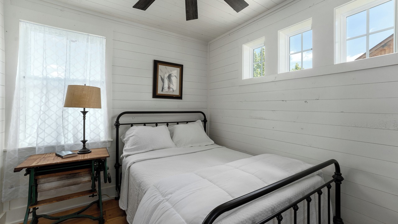 Photo of Bedroom in Driftwood