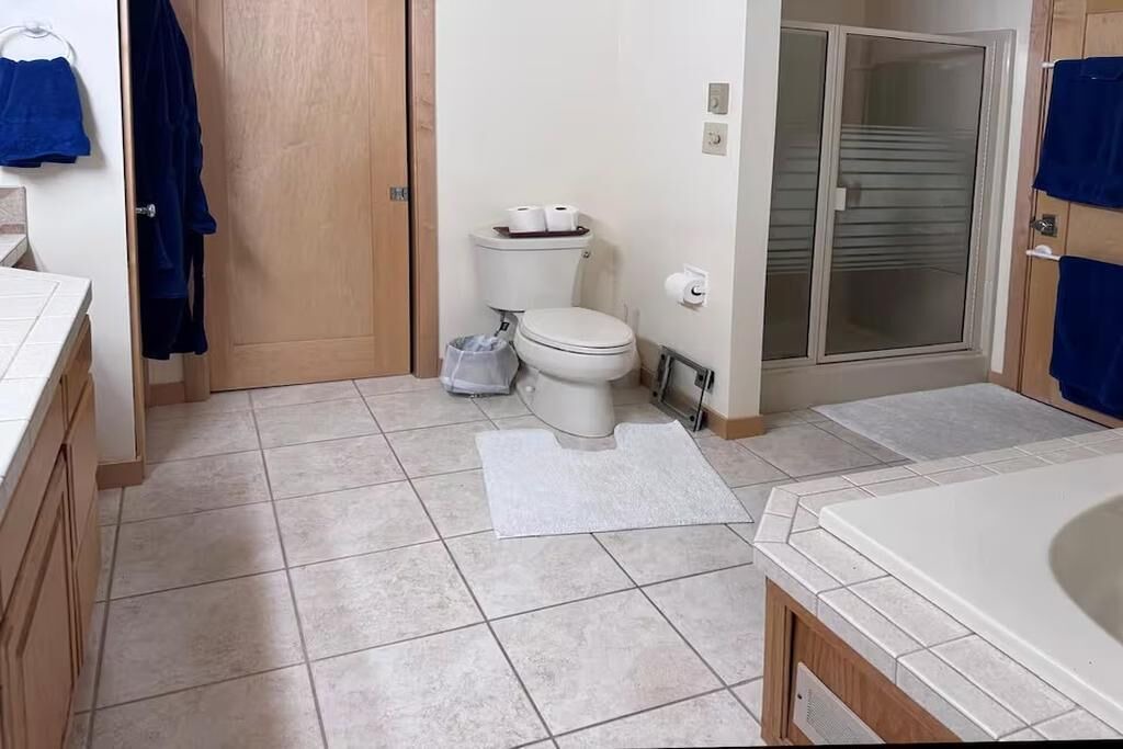 Photo of Bathroom in Seahurst