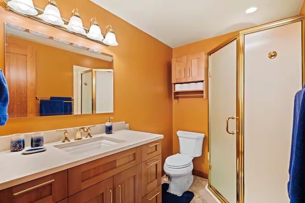Photo of Bathroom in Seahurst