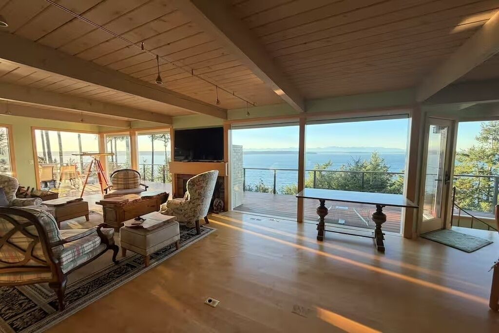 Photo of Livingroom in Seahurst