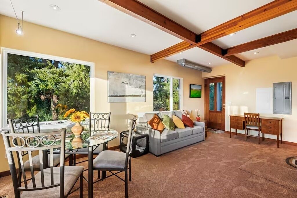 Photo of Livingroom in Seahurst