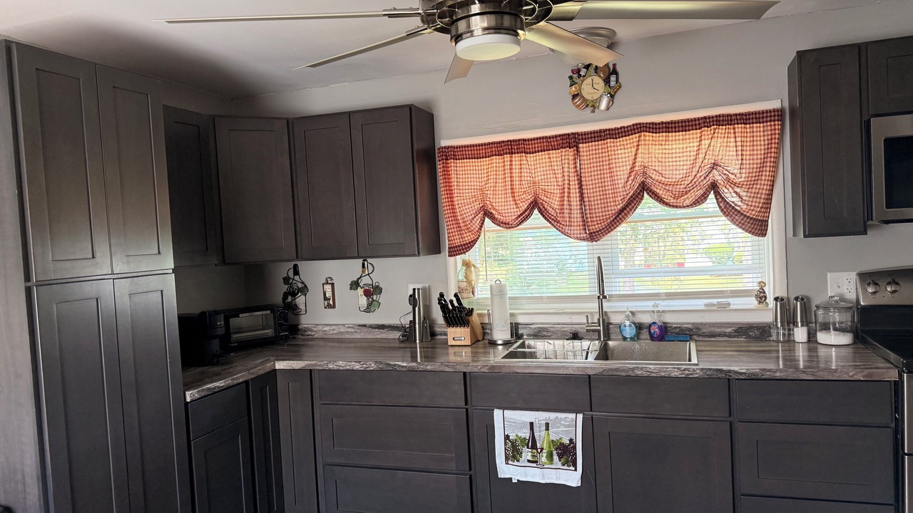 Photo of Kitchen in Salisbury Center