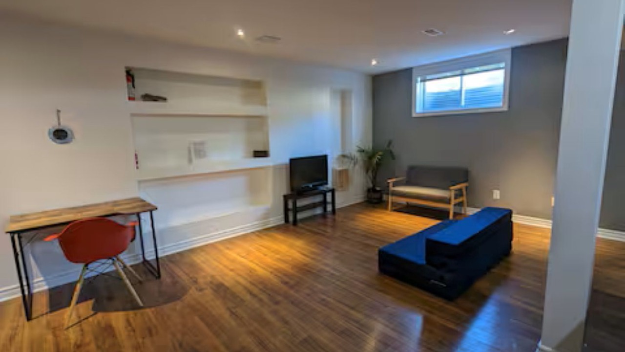 Photo of Livingroom in Ottawa Division