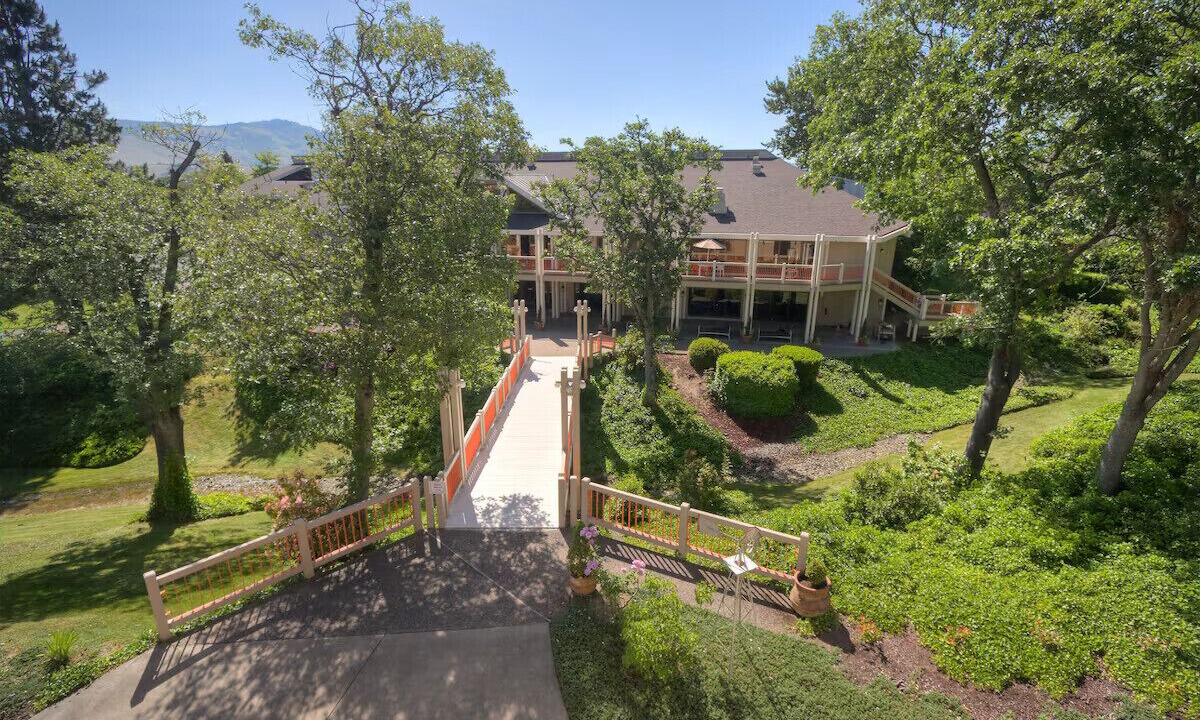 Photo of Outdoor in Ashland