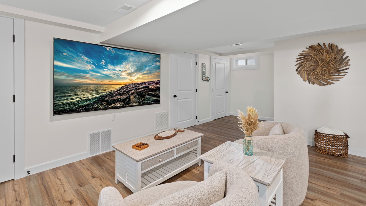 Photo of Livingroom in Town Bank