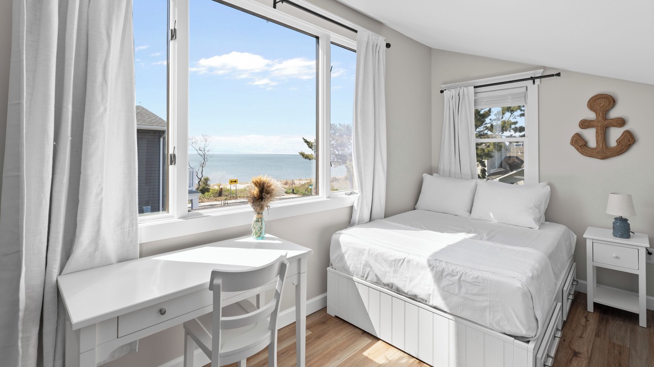 Photo of Bedroom in Town Bank
