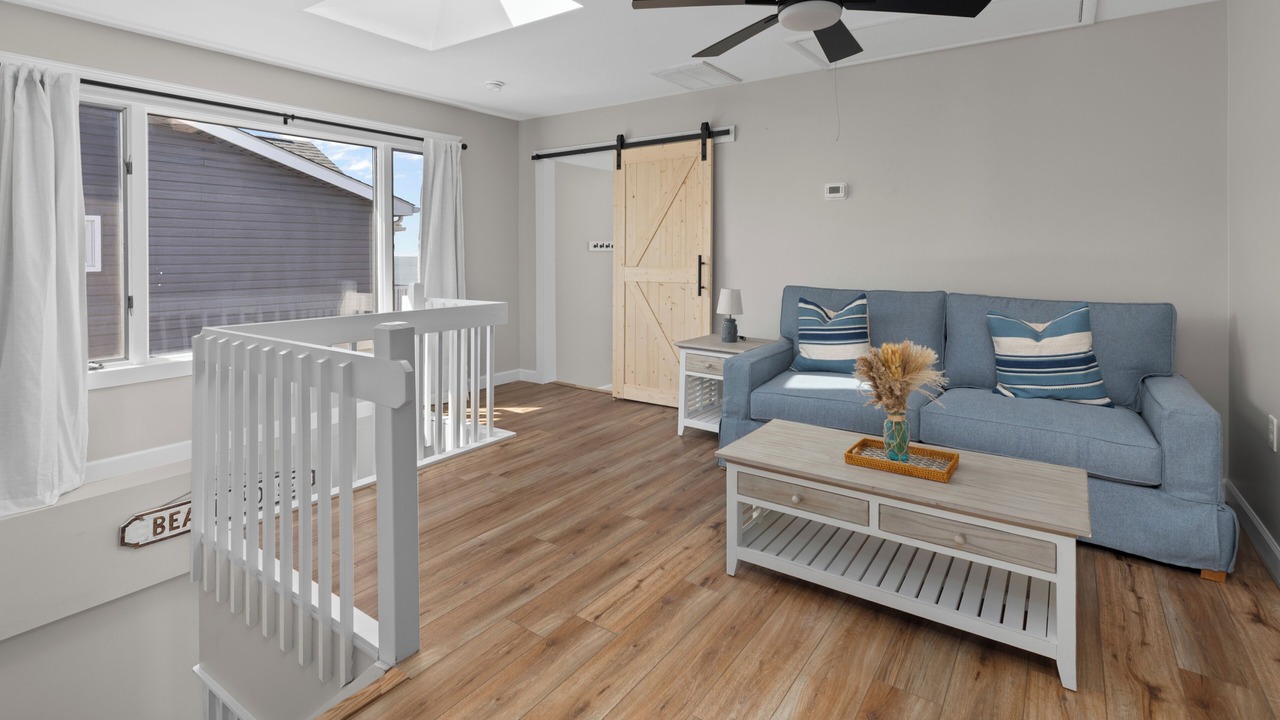 Photo of Livingroom in Town Bank
