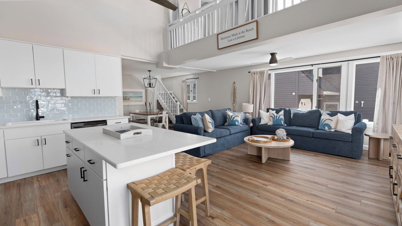 Photo of Livingroom in Town Bank