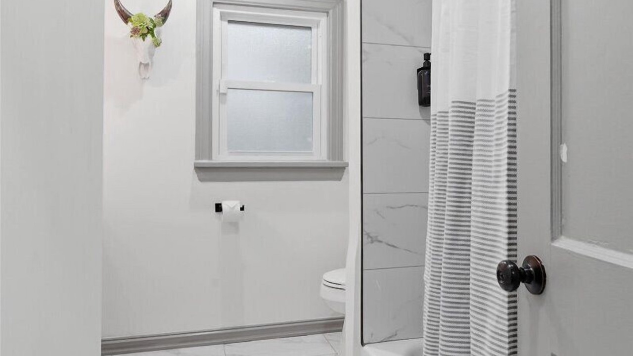 Photo of Bathroom in Cherry Street