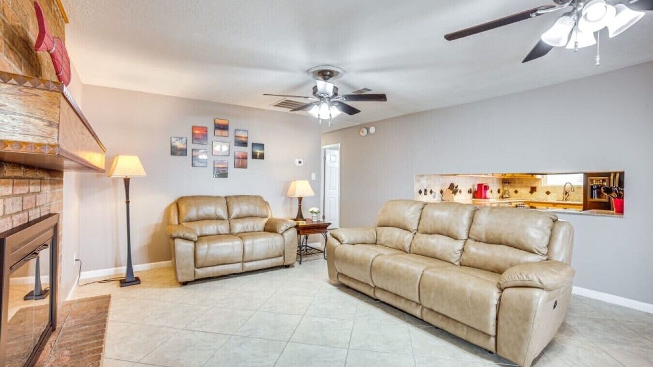 Photo of Livingroom in West Livingston