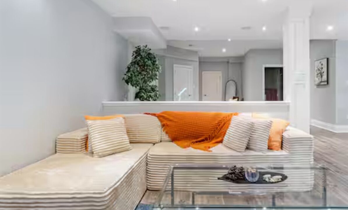 Photo of Livingroom in Meadowvale Village