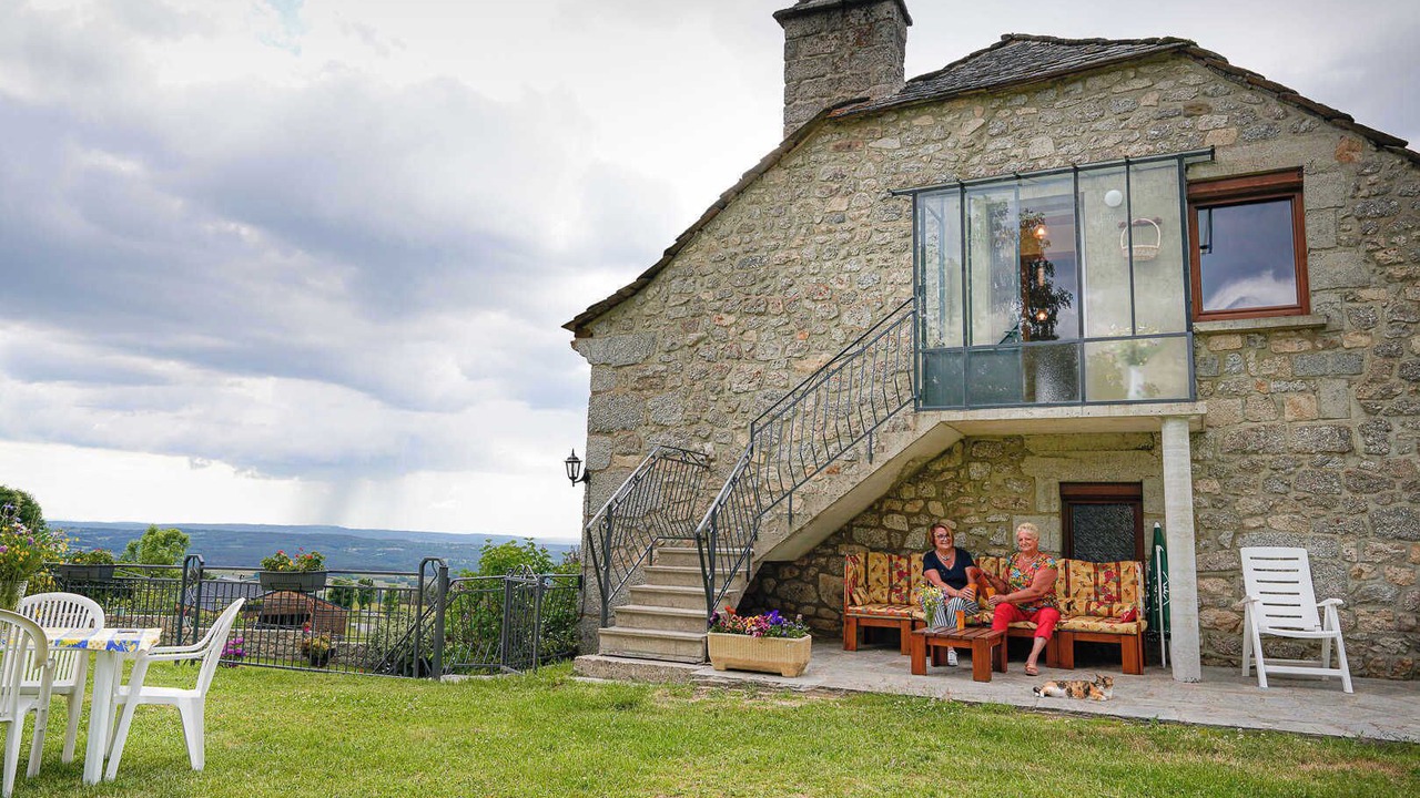 Photo of Patio Balcony in Saint-Alban-sur-Limagnole