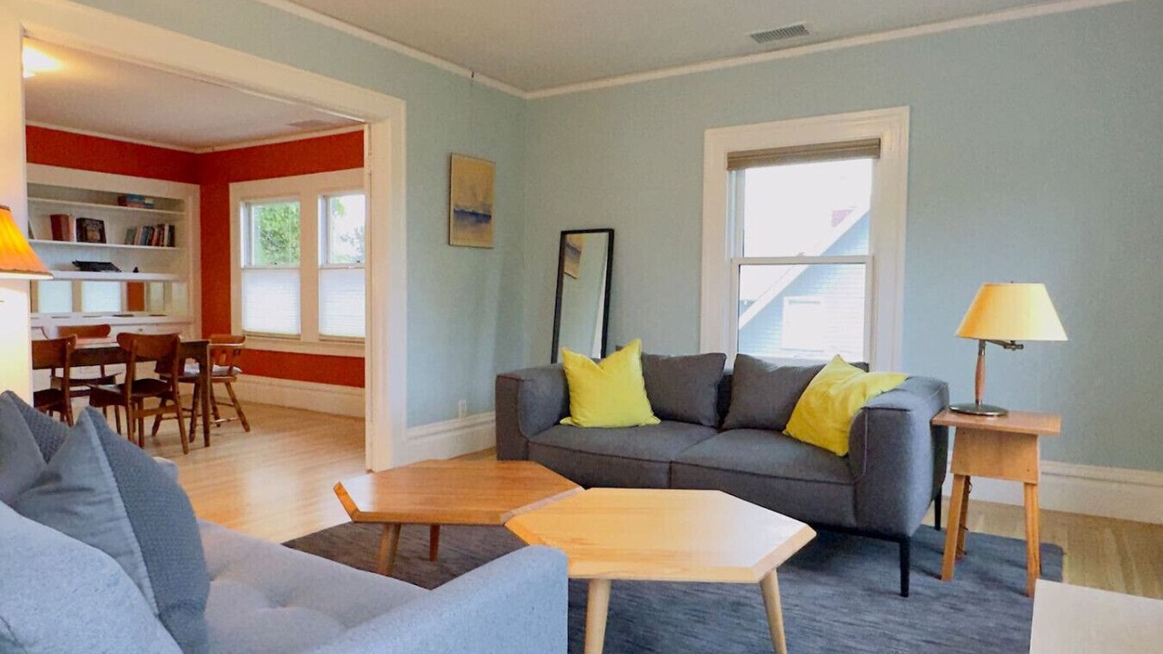 Photo of Livingroom in Upper Telegraph