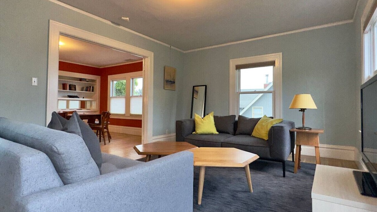 Photo of Livingroom in Upper Telegraph