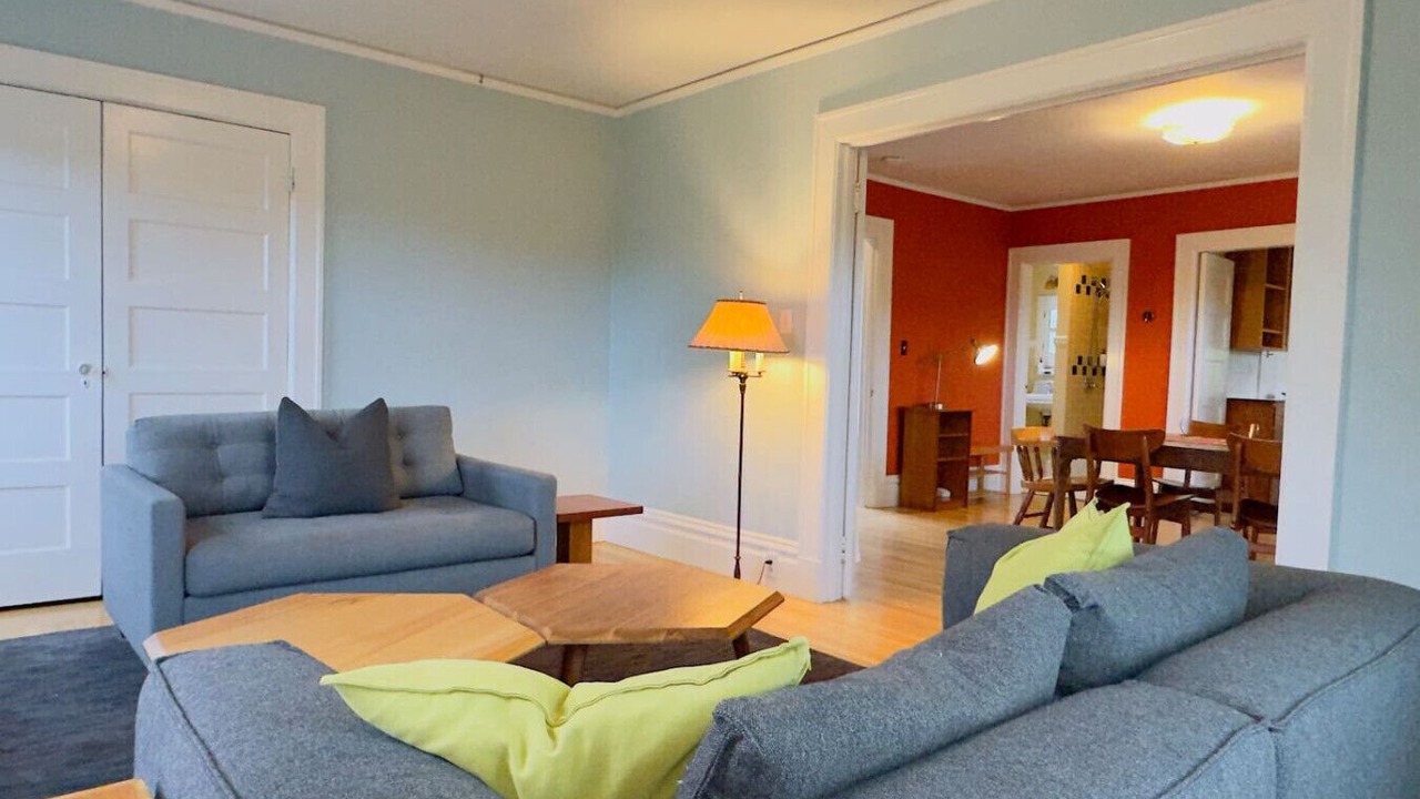 Photo of Livingroom in Upper Telegraph