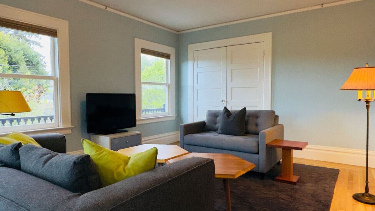 Photo of Livingroom in Upper Telegraph