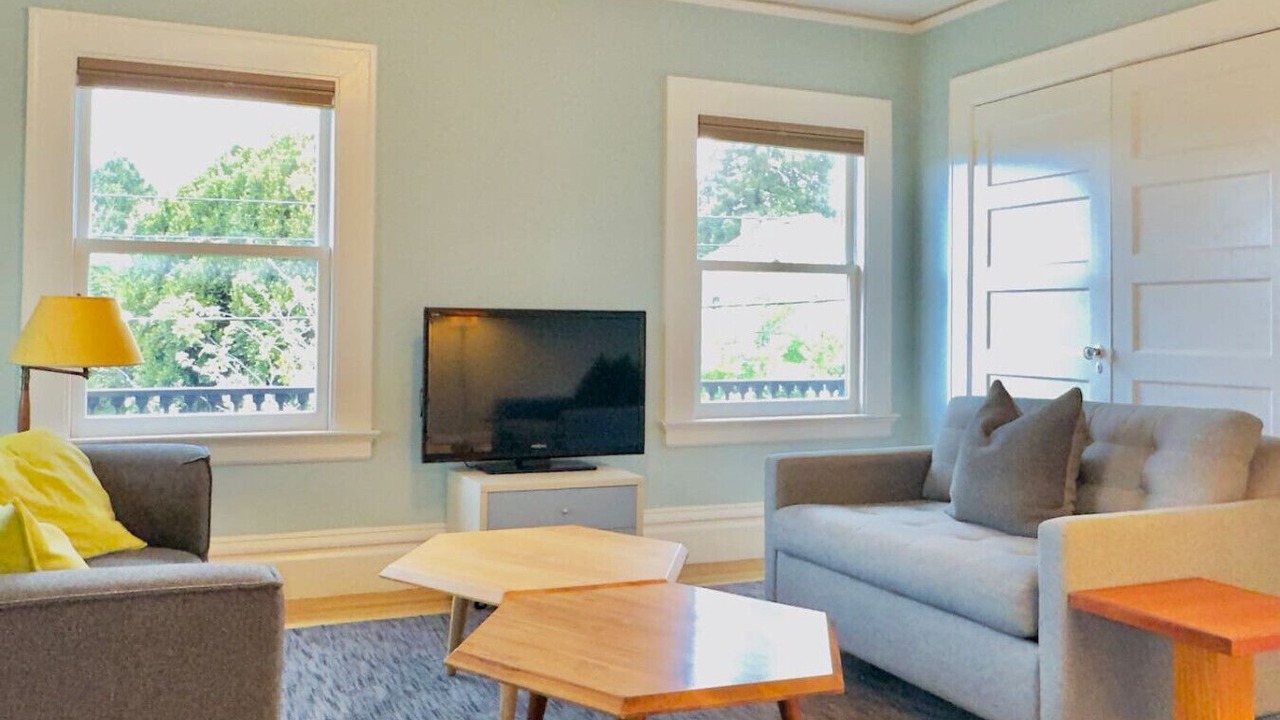 Photo of Livingroom in Upper Telegraph