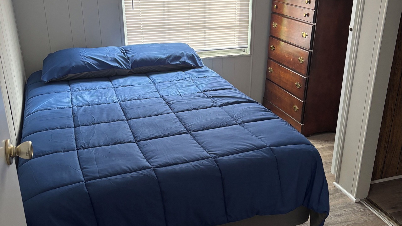 Photo of Bedroom in Appling