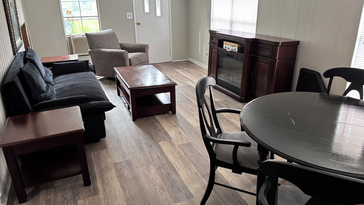 Photo of Livingroom in Appling