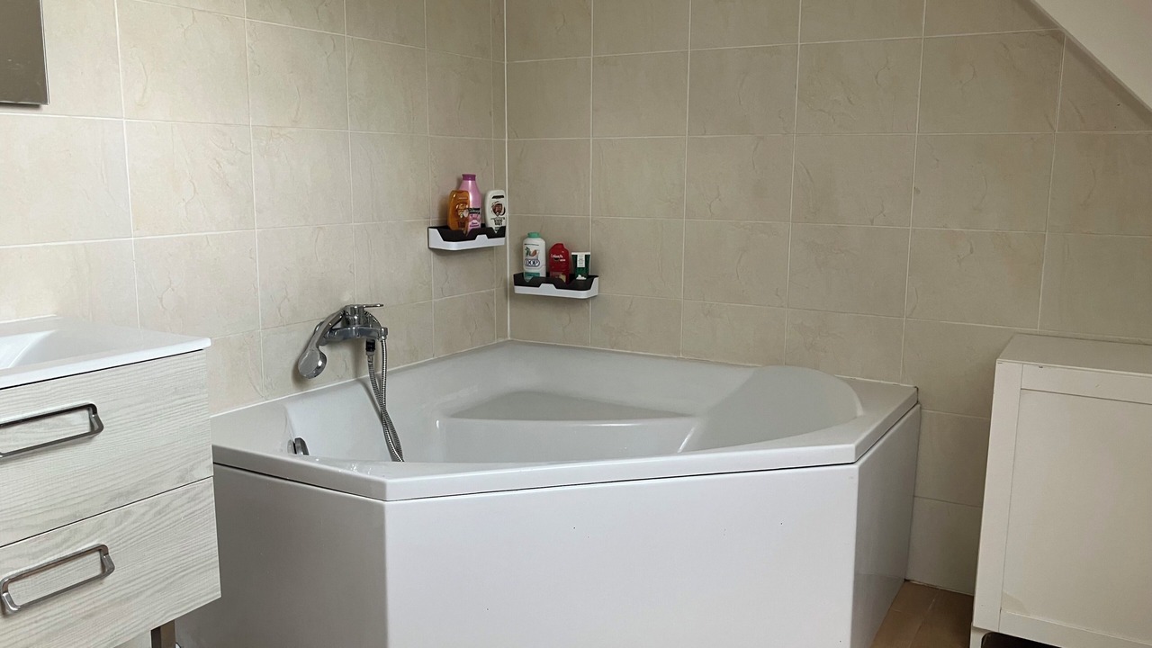 Photo of Bathroom in Guainville