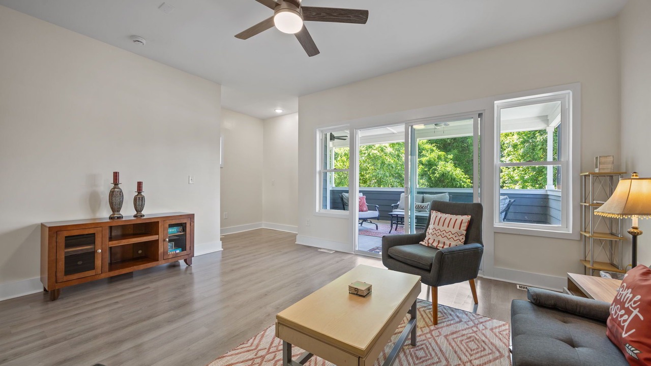 Photo of Livingroom in Downtown