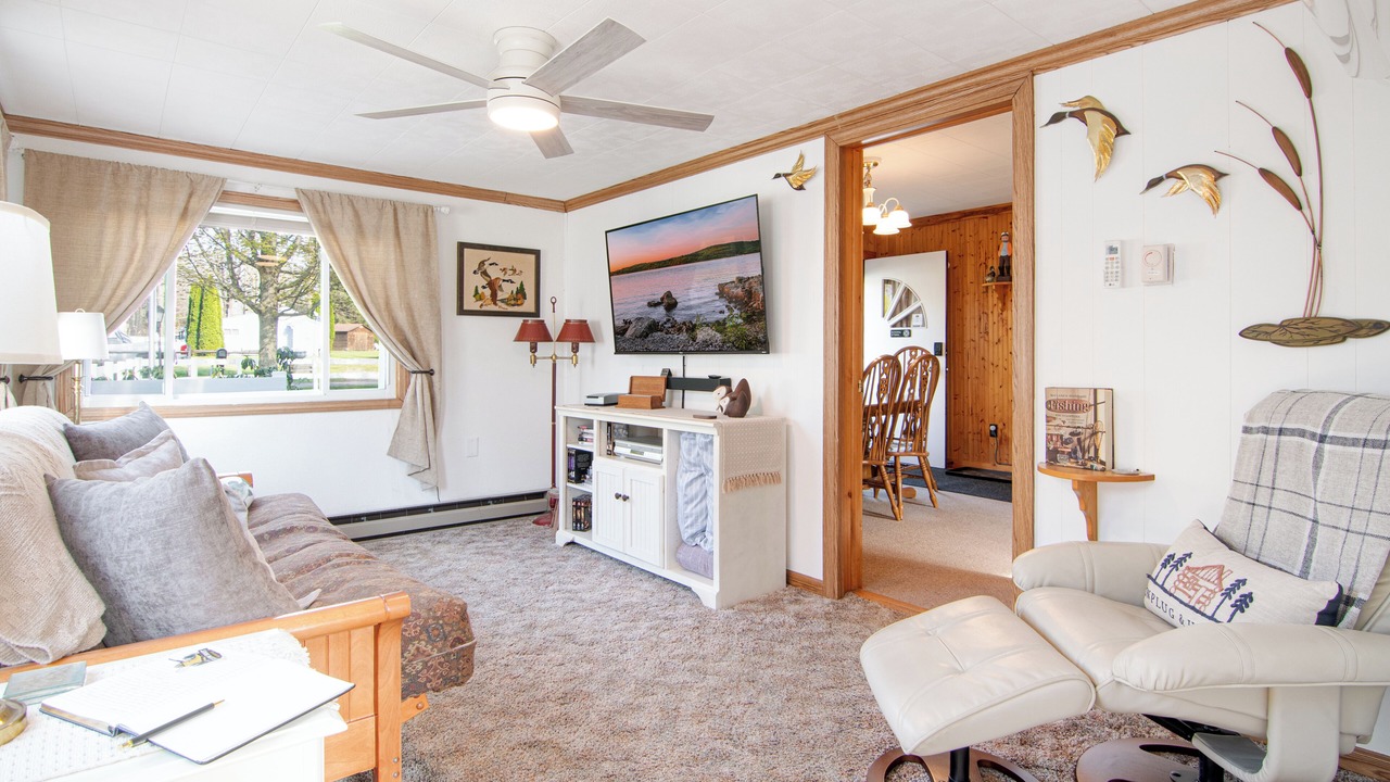 Photo of Livingroom in Pymatuning Central