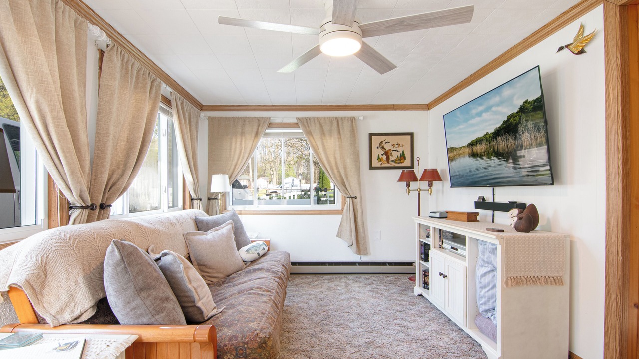 Photo of Livingroom in Pymatuning Central