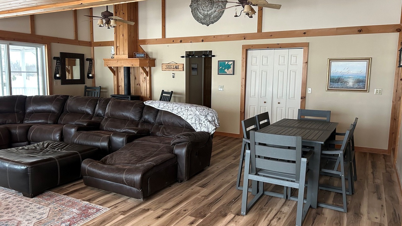 Photo of Livingroom in Dexter