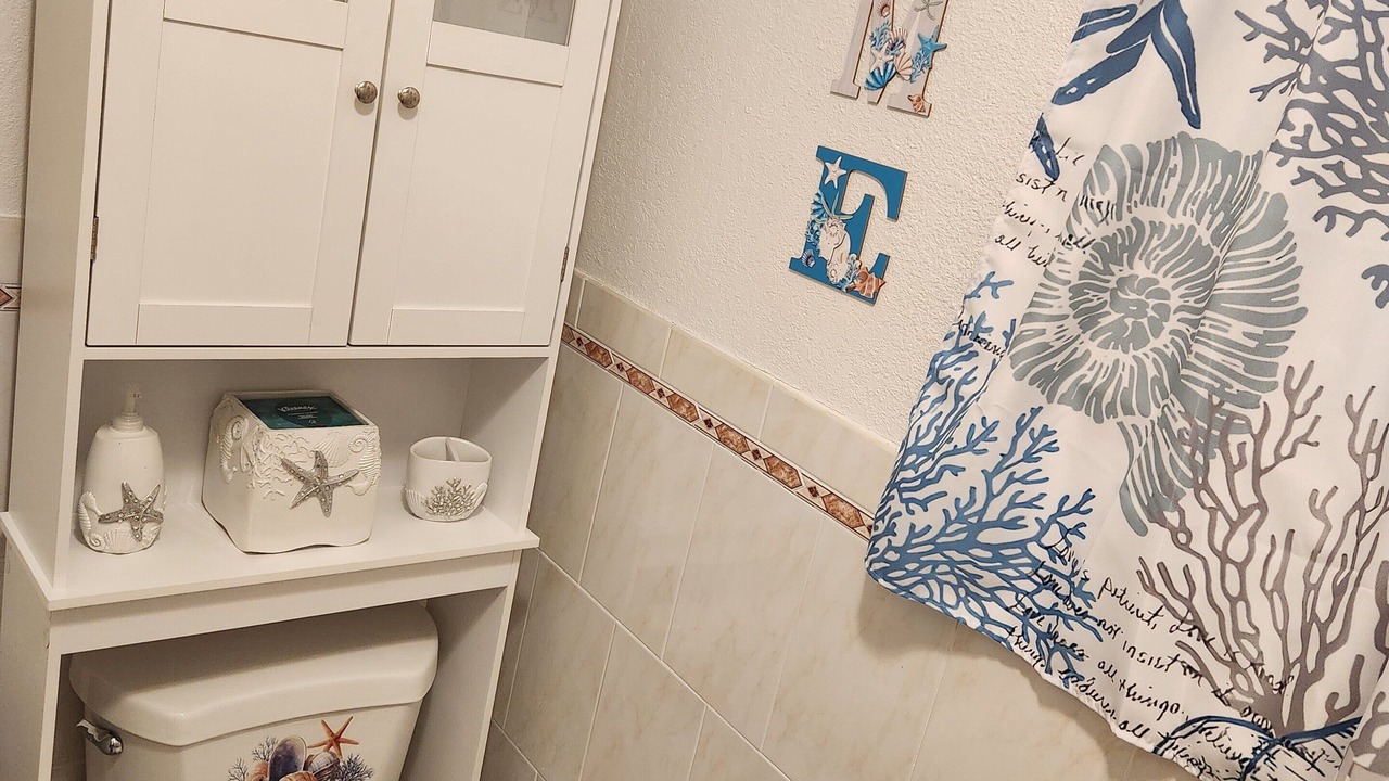 Photo of Bathroom in Driftwood