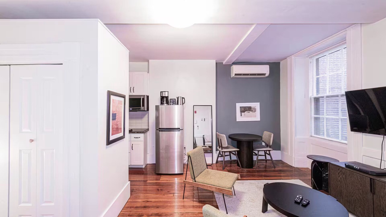 Photo of Livingroom in Beacon Hill