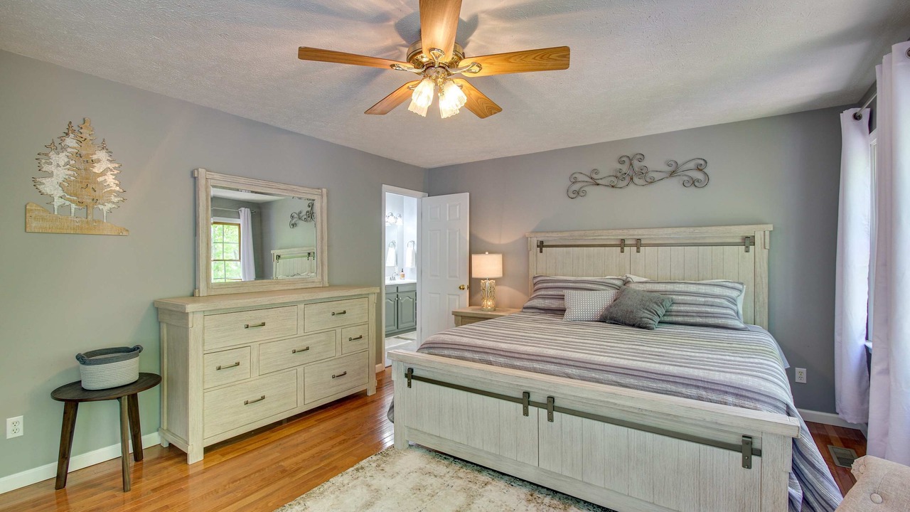 Photo of Bedroom in Massanutten